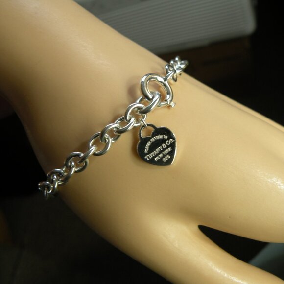 NEW Mini Heart Huggie Hoop Earrings Return to Tiffany & Co Solid Sterling Silver - Picture 15 of 15